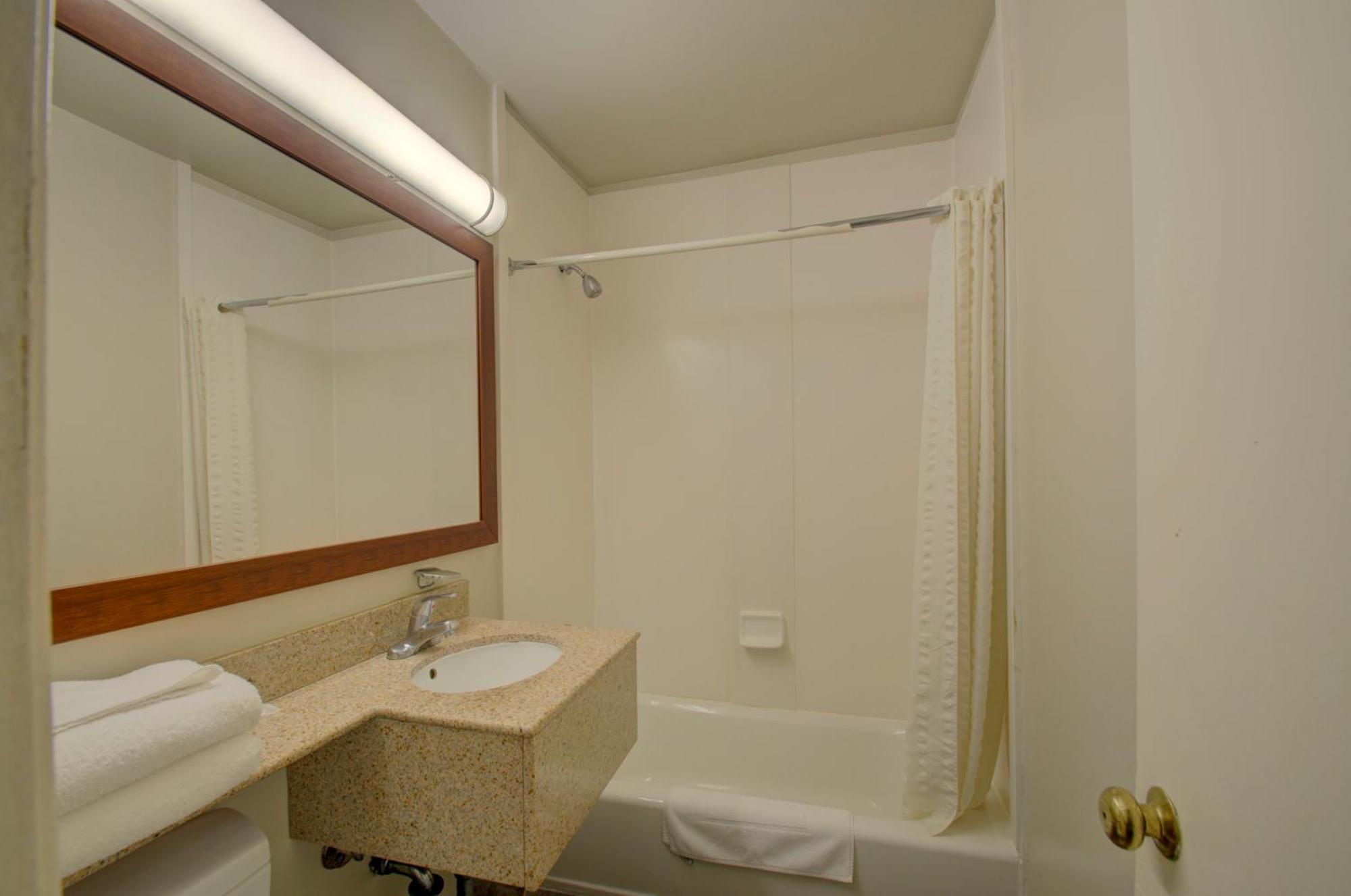 Budget Inn Фолс Чърч Екстериор снимка