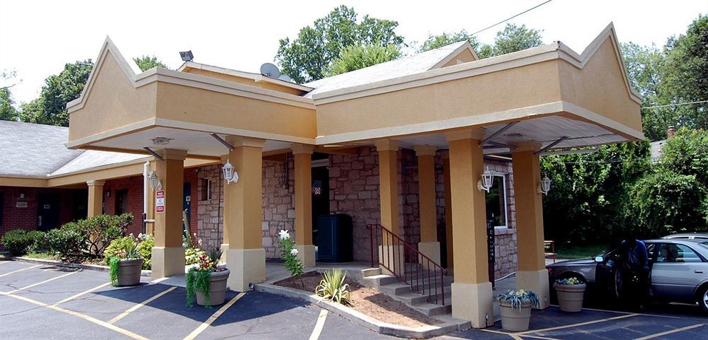 Budget Inn Фолс Чърч Екстериор снимка
