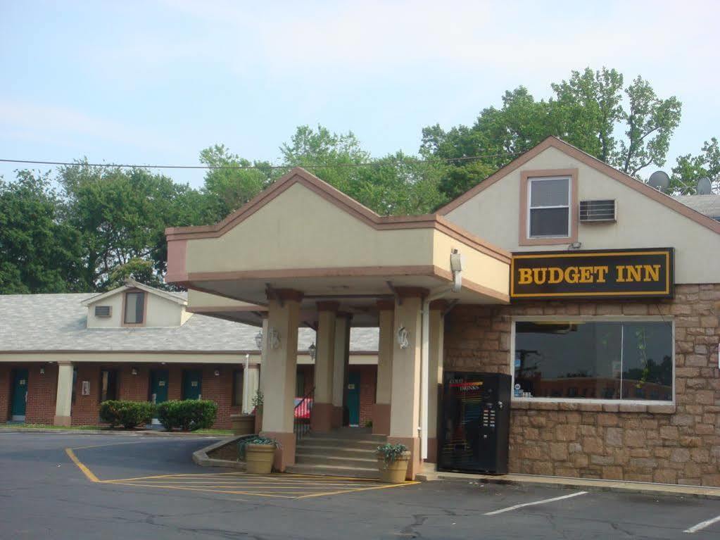 Budget Inn Фолс Чърч Екстериор снимка